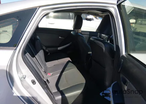 2015 Toyota Prius Four z USA, uszkodzony, nr VIN JTDKN3DU3F1915985